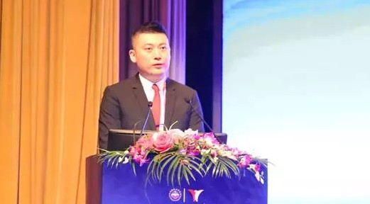 承办方代表艺星医疗美容集团董事长陈国雄致辞 承办方代表艺星医疗美容集团董事长陈国雄致辞
