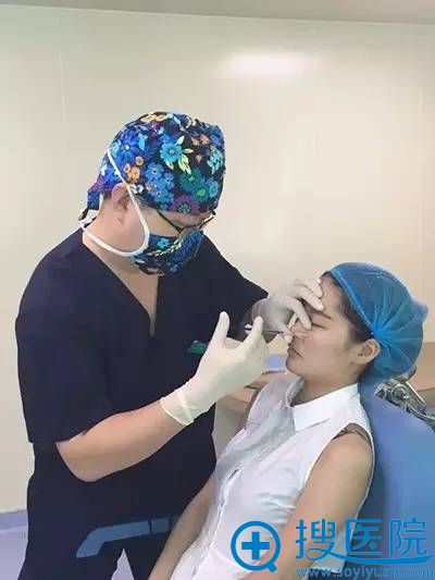 玻尿酸注射中 玻尿酸注射中