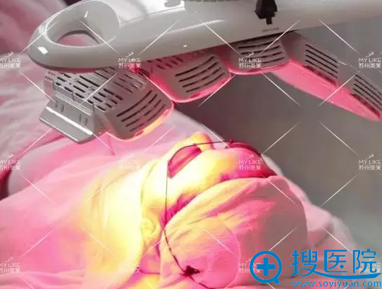 李璐红蓝光治疗过程 李璐红蓝光治疗过程