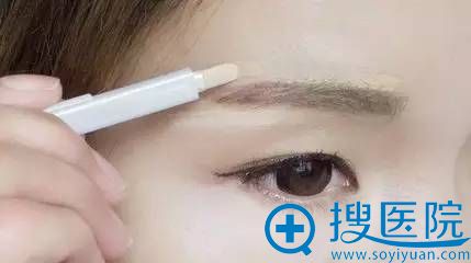 尝试用接近于皮肤颜色的色调去遮盖纹眉失败色素 尝试用接近于皮肤颜色的色调去遮盖纹眉失败色素