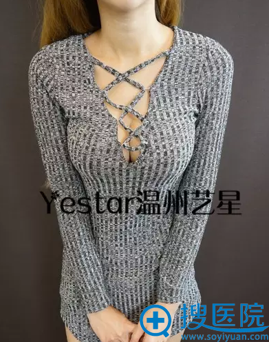 术后三个月回诊,穿了一件性感的的针织衫超自信 术后三个月回诊,穿了一件性感的的针织衫超自信