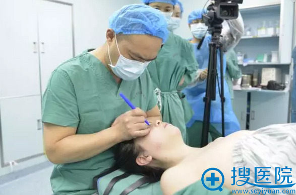 3、开始术前鼻型设计 3、开始术前鼻型设计
