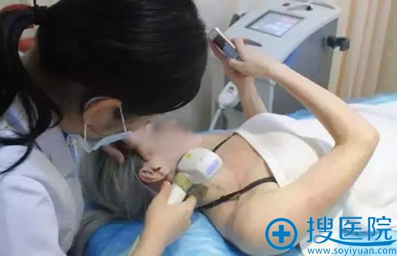 爱美者玩着手术体验无痛冰点脱毛 爱美者玩着手术体验无痛冰点脱毛