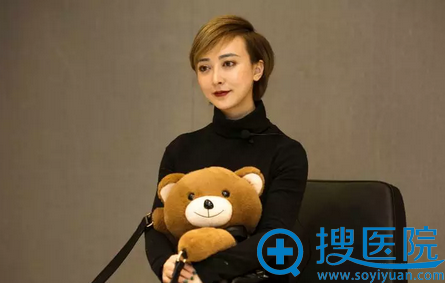 如今的邱叶柳馨 如今的邱叶柳馨