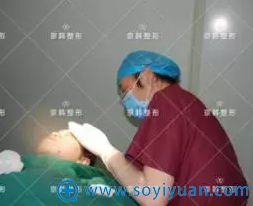 乔爱军院长自体脂肪额头填充中 乔爱军院长自体脂肪额头填充中