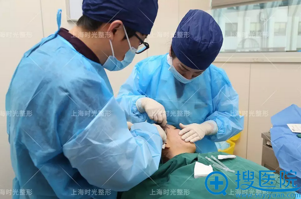上海时光陶琳医师为宝妈Anne线雕提升过程 上海时光陶琳医师为宝妈Anne线雕提升过程