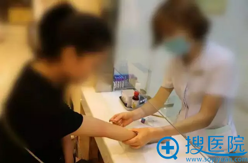 术前进行抽血等体检 术前进行抽血等体检