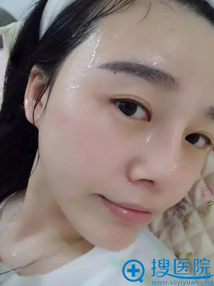 ���ڵ��ң�ˮ��͸��