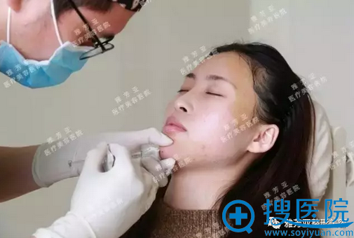玻尿酸丰下巴过程中 玻尿酸丰下巴过程中