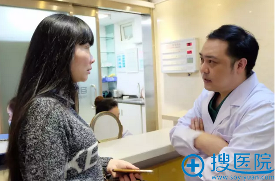 董开云主任来看我的恢复情况 董开云主任来看我的恢复情况