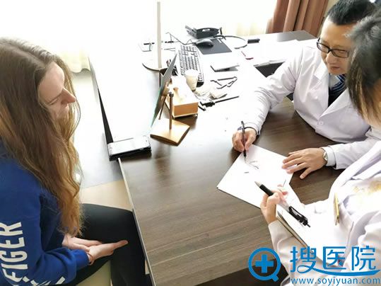 王文俊医生为Asya设计鼻综合方案 王文俊医生为Asya设计鼻综合方案