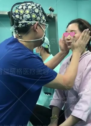 人气网红女神视频直播北京首玺丽格韩胜院长面部线雕手术全过程
