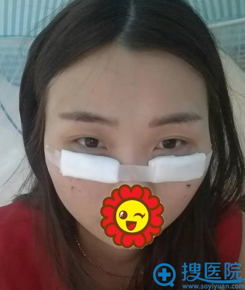 ��ʫ�����۴�����������Ƭ