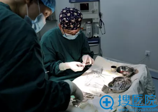 重庆时光隆鼻假体雕刻过程图 重庆时光隆鼻假体雕刻过程图
