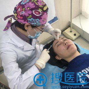 刘卓医生注射祛除抬头纹过程 刘卓医生注射祛除抬头纹过程