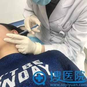 刘卓医生注射的过程 刘卓医生注射的过程