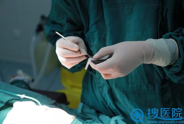 重庆时光整形医院陈院长雕刻鼻假体 重庆时光整形医院陈院长雕刻鼻假体