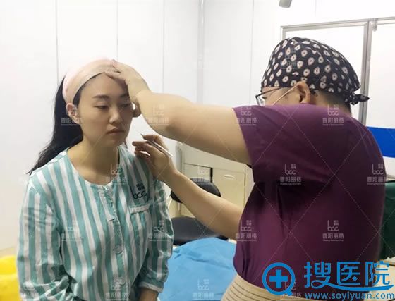 重庆曹阳丽格陈滔主任面诊过程 重庆曹阳丽格陈滔主任面诊过程