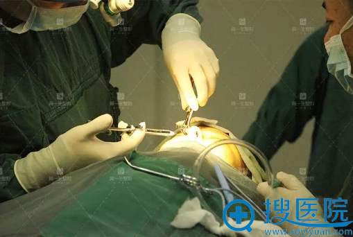 西安高一生有专业的隆鼻医生坐诊 西安高一生有专业的隆鼻医生坐诊