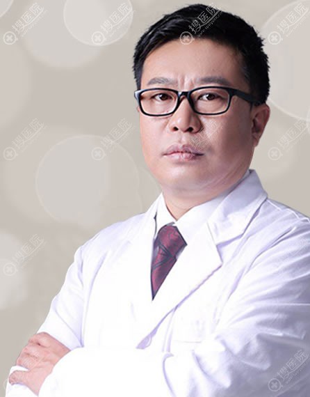 海南华美连锁整形医院做鼻综合多少钱?郭文煜院长隆鼻案例示范