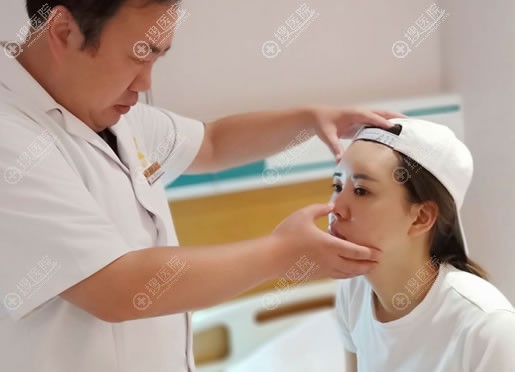 �ڱ���������һ�����������ۺϱ��ۺ��沿�ߵ�15���ı仯