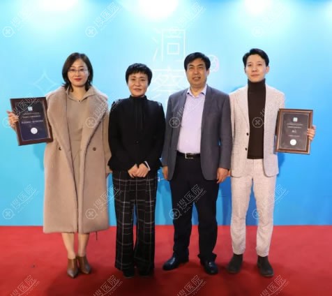 北京联合丽格参加第四届亚太医美颁奖典礼 师俊丽隋冰斩获三奖