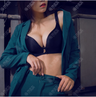 成都铜雀台假体丰胸一个月恢复效果 成都铜雀台假体丰胸一个月恢复效果