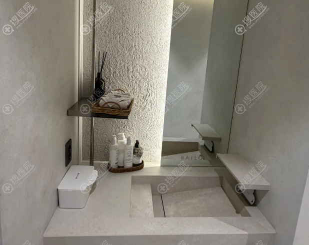������ɫ�c���\�h��